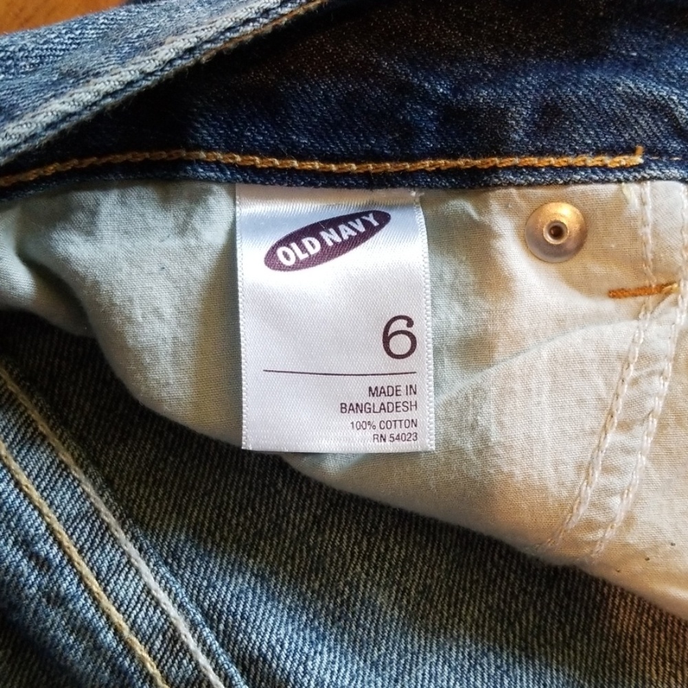 Shorts - Picture 3 of 3